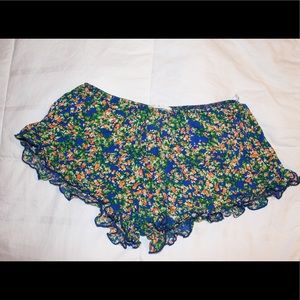 Floral flowy shorts